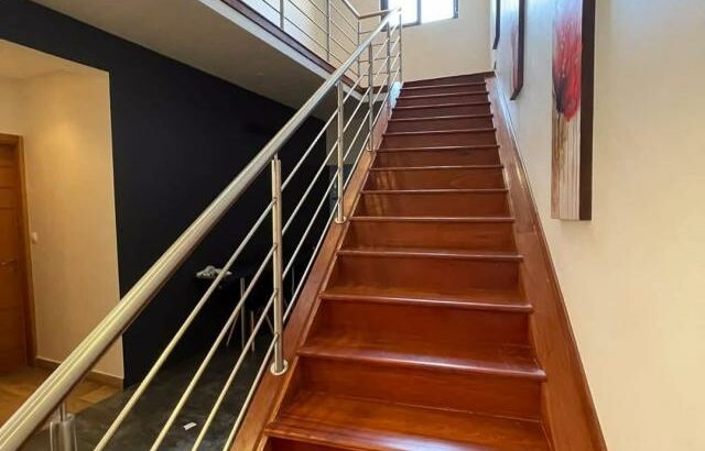 VENDE-SE Dúplex T3+1 no Triunfo