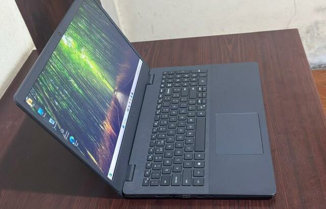 Laptop Dell Vostro, 11TH Gen Core i5.