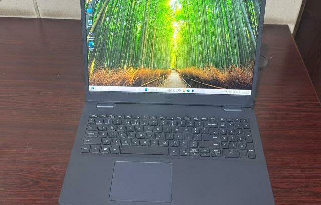 Laptop Dell Vostro, 11TH Gen Core i5.