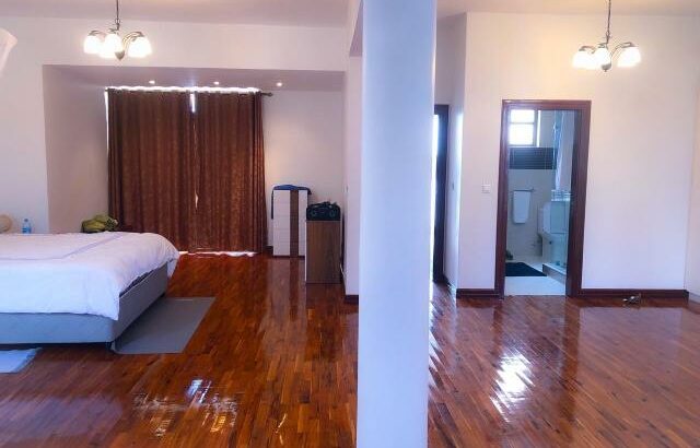 VENDE-SE Triplex T3 na Julius Nyerere