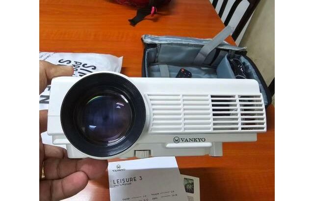 Mini Projetor portátil Vankyo Leisure 3 Q5 FullHD NOVO com pasta e acessórios