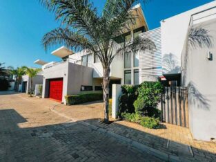 VENDE-SE moradia T4 na Julius Nyerere
