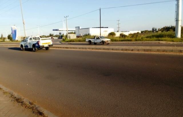 Chiango via Albazine: Frente a Armazém Terreno 20/25