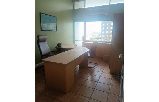 Arrenda-se escritório mobilado na polana