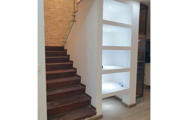 Vende-se moradia T3 no condomínio Golden Sand