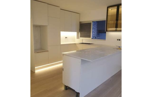 Vende-se moradia T3 no condomínio Golden Sand