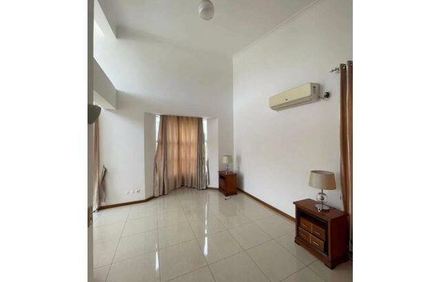 Vende-se moradia T4 no Diplomatic Village