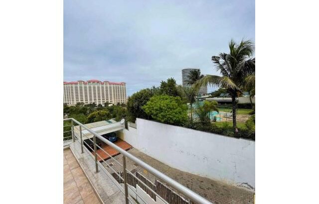 Vende-se moradia T4 no Diplomatic Village