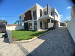 Vende-se Luxuosa Moradia T4 nova por estrear