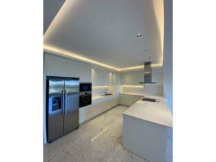 Arrenda-se Luxuoso Apartamento T3 no condomínio Palmar