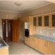Vende-se Luxuoso Apartamento T3 no prédio amarelo na 24 de julho