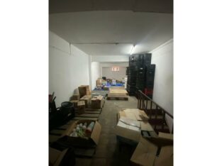 Arrenda-se loja na Karl Marx casa dos pneus