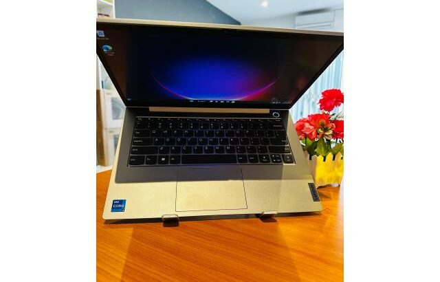 Lenovo Potente, Executivo e Moderno i7-12Th Gen