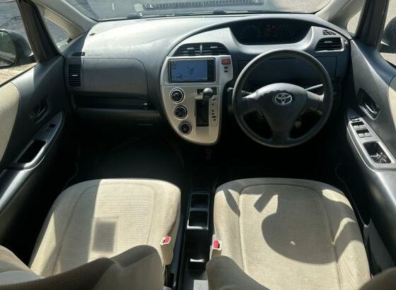 Toyota Ractis 1.3 2008