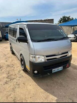 TOYOTA HIACE QUANTUM CLEAN