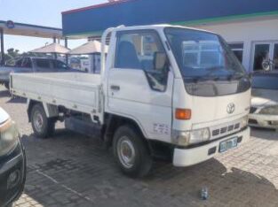 Toyota Dyna 4×4 Recém importada