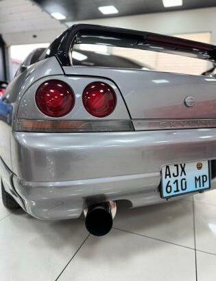 NISSAN SKYLINE R33 GTST