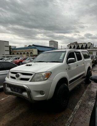 Toyota Hilux com Canopy