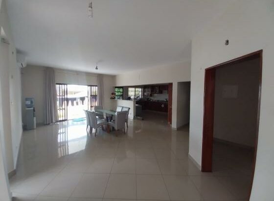 Vende-se T4 na Matola-Rio/Mozal