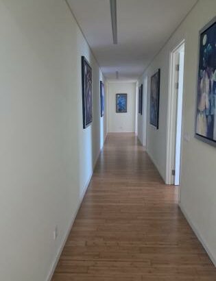 ARRENDA+SE APARTAMENTO T4 CONDOMÍNIO ZEN COM MÓVEIS