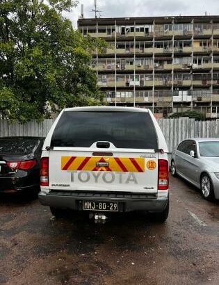 Toyota Hilux com Canopy