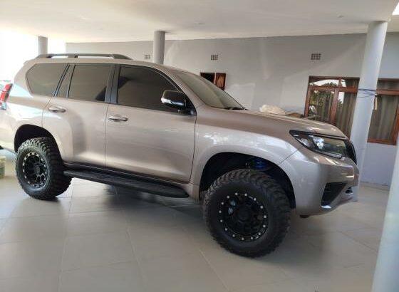 Toyota Land Cruiser Prado TX 2023