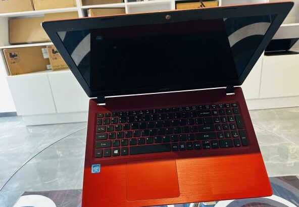 Acer Acer Aspire 315-31  Intel Celeron N3350  2GB DDR4 SDRAM  500 GB SSHD  15.6 Display FHD intel UHD Graphics  Bateria Excelente 4Horas  Carregador I