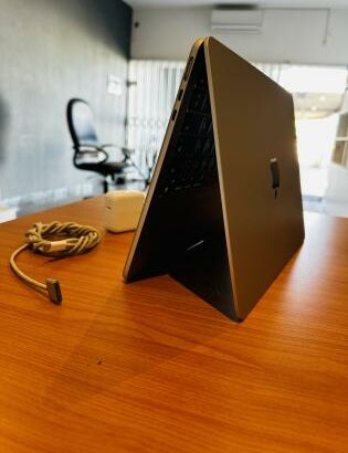 ✨🍏🍎Apple MacBook Air 2022 M2 Starlight💻  ◻️ Processor: M2 ◻️ RAM Memory: 8GB ◻️ Storage: 256GB SSD ◻️ Polegadas ⁠13.6” ◻️ ⁠Retina Display(2560×1440