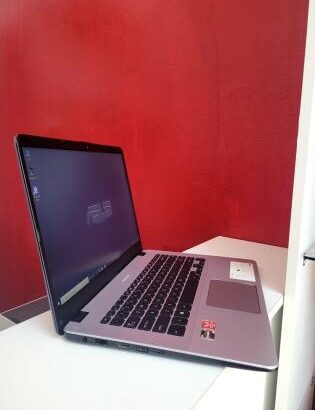 ASUS Vivobook X505 AMD RYZEN 5 2500U 8GB RAM 500GB HDD AMD RADEON GRAPHIC