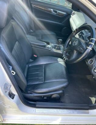 Mercedes-Benz C200 2010 Manual