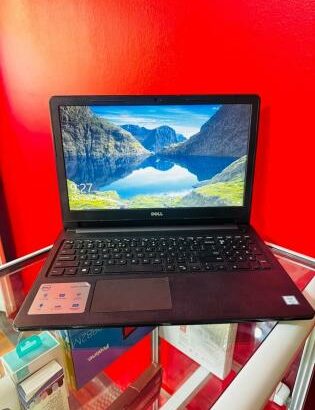 Dell Inspirion 15 i5 7th 8GB RAM 256GB SSD