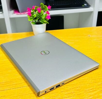 Dell Inspirion 7400 15.6” i5 11th 8GB RAM 512GB SSD