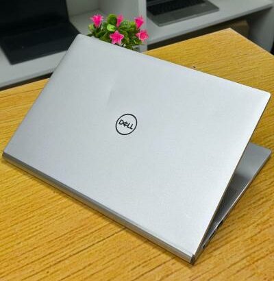 Dell Inspirion 7400 15.6” i5 11th 8GB RAM 512GB SSD