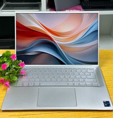 Dell Inspirion 7400 15.6” i5 11th 8GB RAM 512GB SSD