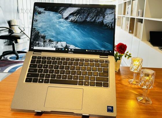 Dell Latitude 5450 UltraBook Machine Ultra 7,Edição 2024 Limpinho em promoção  Leve , Moderno e super Potente  (01 Ano de garantia e Assistência técni