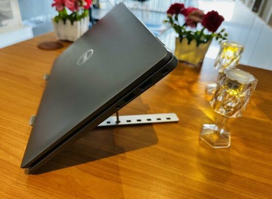 Dell Latitude 5450 UltraBook Machine Ultra 7,Edição 2024 Limpinho em promoção  Leve , Moderno e super Potente  (01 Ano de garantia e Assistência técni