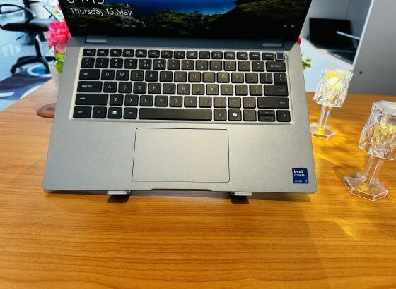 Dell Latitude 5450 UltraBook Machine Ultra 7,Edição 2024 Limpinho em promoção  Leve , Moderno e super Potente  (01 Ano de garantia e Assistência técni