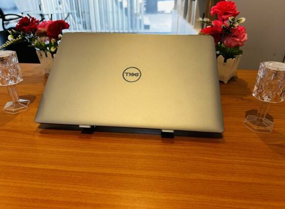 Dell Latitude 5450 UltraBook Machine Ultra 5,Edição 2024 Touchscreen Limpinho em Promoção,Leve , Moderno e super Potente  (01 Ano de garantia e Assist