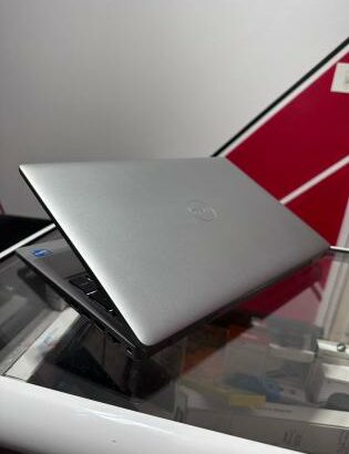 Dell Latitude 5520 i7 11th 16GB RAM 512GB SSD