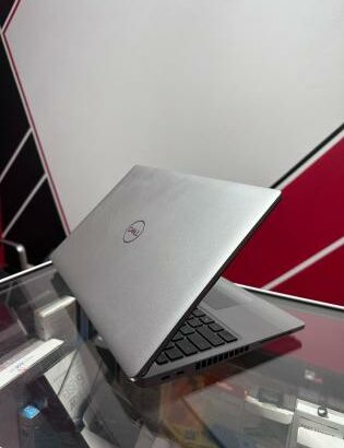 Dell Latitude 5520 i7 11th 16GB RAM 512GB SSD