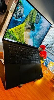 Dell XPS 15-9510 i7 11th 16GB RAM 1TB SSD Nvidia RTX 3050 Ti 4GB