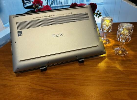 Dell XPS 15-9510 Lap Top Gráfico  Intel Core I7-11800H 2.30GHZ (16 CPUs) 16 GB DDR4 SDRAM  SSD 1TB (1000GB) Display1:UHD Graphics  Display 2:Nvidia RT