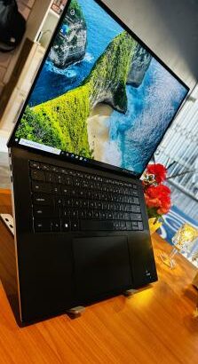 Dell XPS 15-9510 Lap Top Gráfico  Intel Core I7-11800H 2.30GHZ (16 CPUs) 16 GB DDR4 SDRAM  SSD 1TB (1000GB) Display1:UHD Graphics  Display 2:Nvidia RT