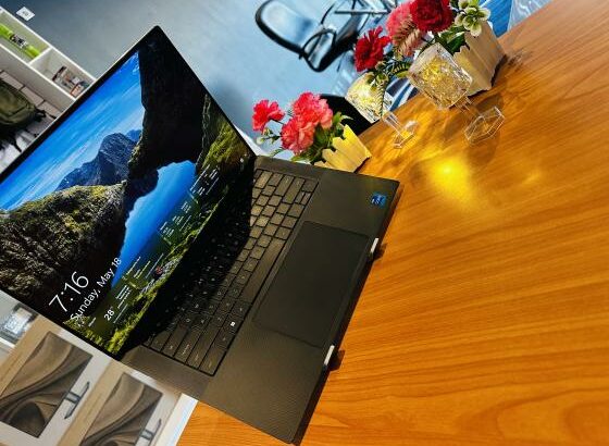 Dell XPS 15-9510 Lap Top Gráfico  Intel Core I7-11800H 2.30GHZ (16 CPUs) 16 GB DDR4 SDRAM  SSD 1TB (1000GB) Display1:UHD Graphics  Display 2:Nvidia RT