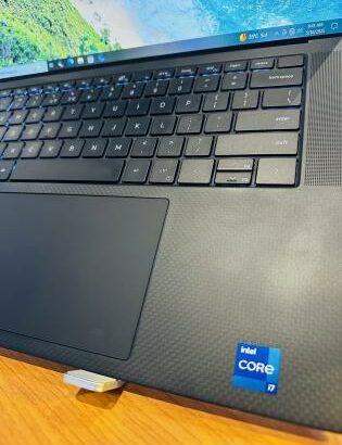 Dell XPS 15-9510 Lap Top Gráfico  Intel Core I7-11800H 2.30GHZ (16 CPUs) 16 GB DDR4 SDRAM  SSD 1TB (1000GB) Display1:UHD Graphics  Display 2:Nvidia RT
