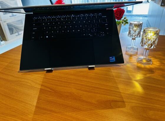 Dell XPS 15-9510 Lap Top Gráfico  Intel Core I7-11800H 2.30GHZ (16 CPUs) 16 GB DDR4 SDRAM  SSD 1TB (1000GB) Display1:UHD Graphics  Display 2:Nvidia RT