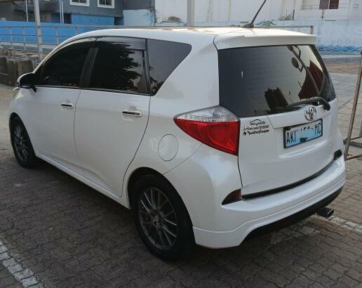 Toyota Ractis 2012 Panorâmico AKH•••MC