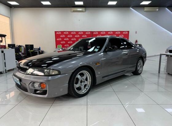 NISSAN SKYLINE R33 GTST