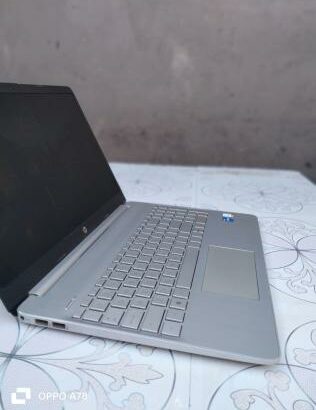 HP 15 15.6” i5 12th 8GB RAM 256GB SSD
