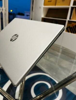 HP 15 i5 13th 15.6” 8GB RAM 512GB SSD